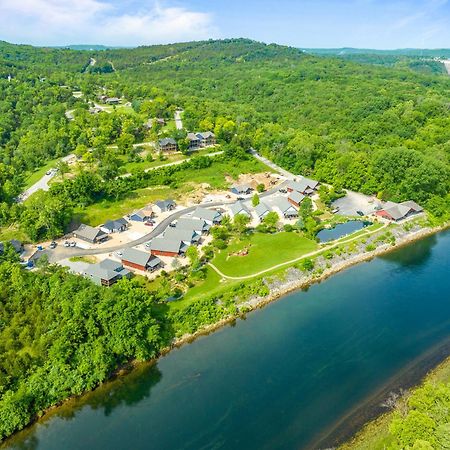 New Ozark Oasis Luxe Cabin Retreat With Hot Tub Hollister Bagian luar foto