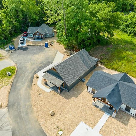 New Ozark Oasis Luxe Cabin Retreat With Hot Tub Hollister Bagian luar foto