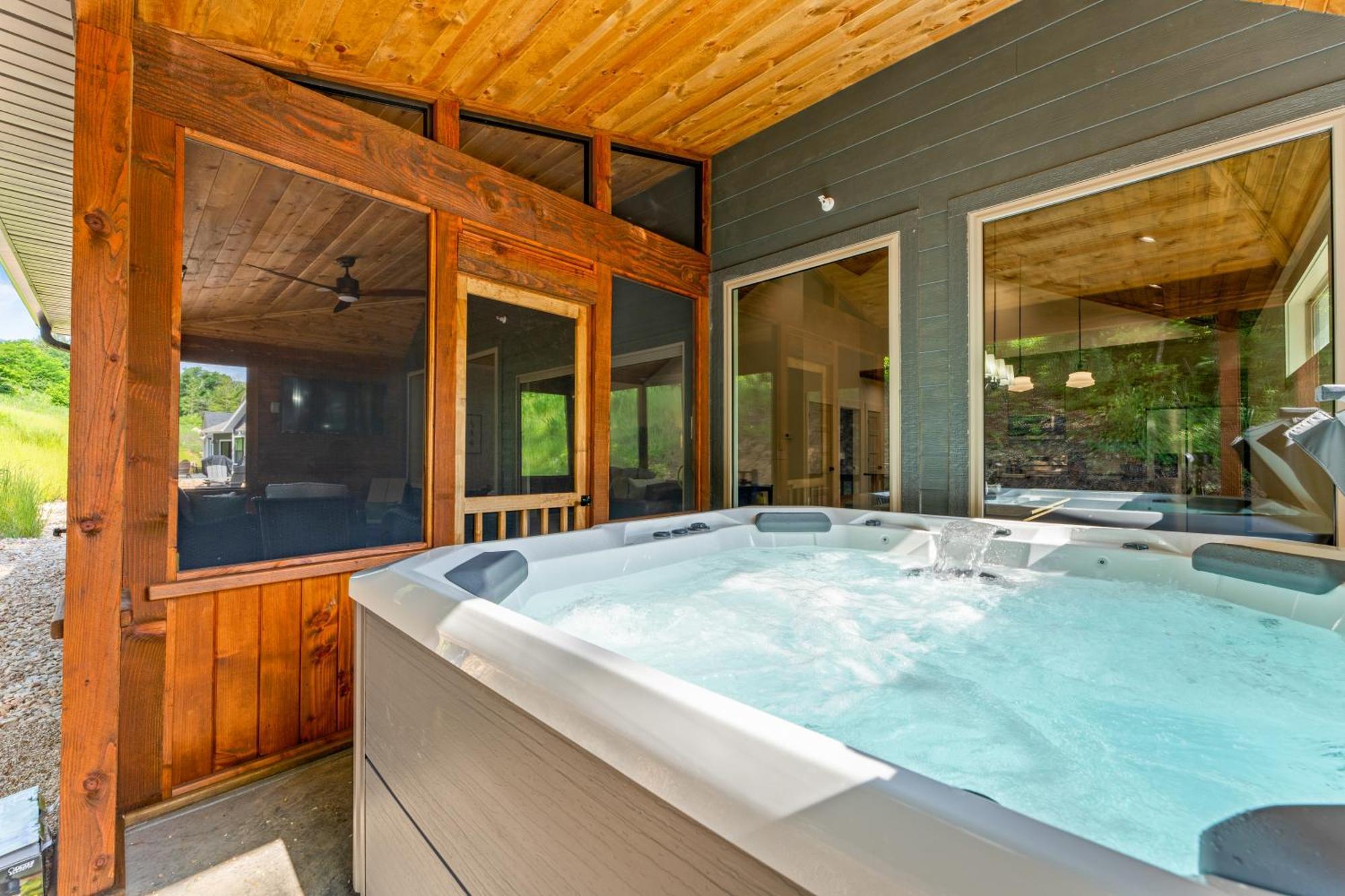 New Ozark Oasis Luxe Cabin Retreat With Hot Tub Hollister Bagian luar foto