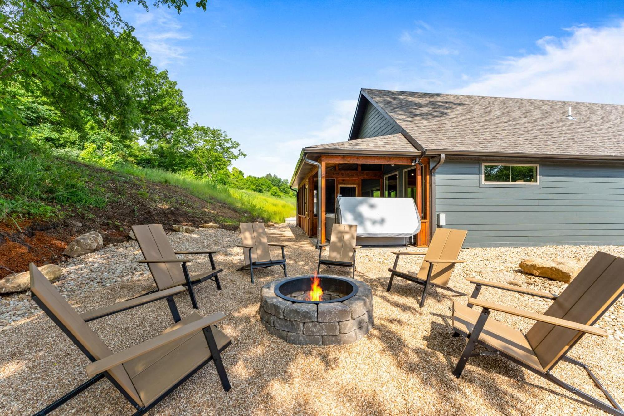 New Ozark Oasis Luxe Cabin Retreat With Hot Tub Hollister Bagian luar foto